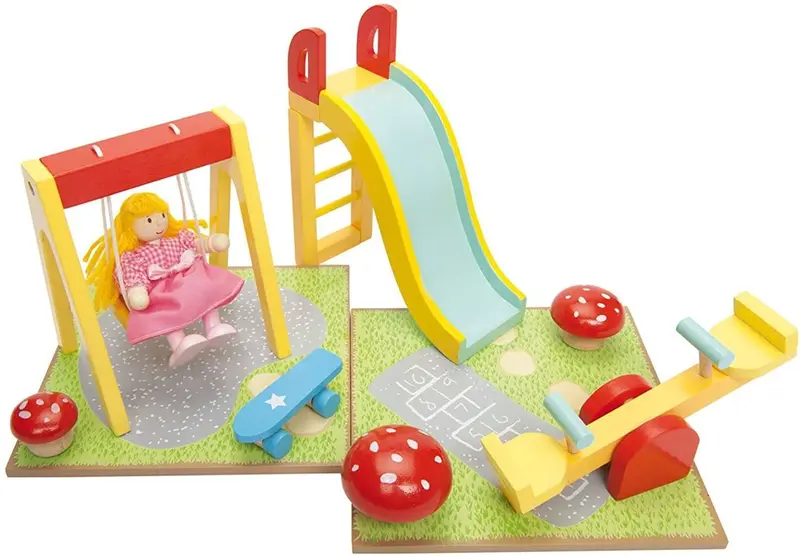 Le Toy Van Outdoor Play Set – Me076 Nature-Inspired Wooden Toy Collection 1