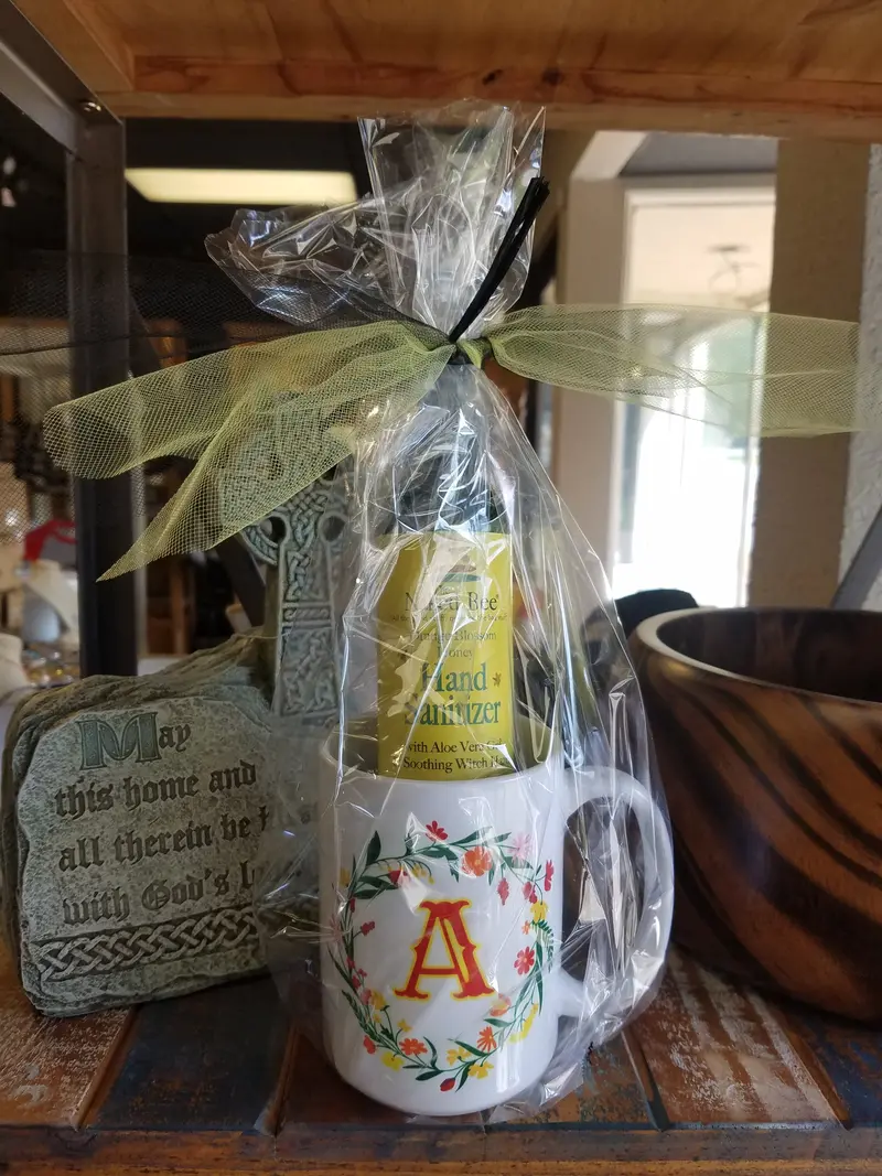 Personalized Initial Mug Gift Set – Ceramic Duo 1